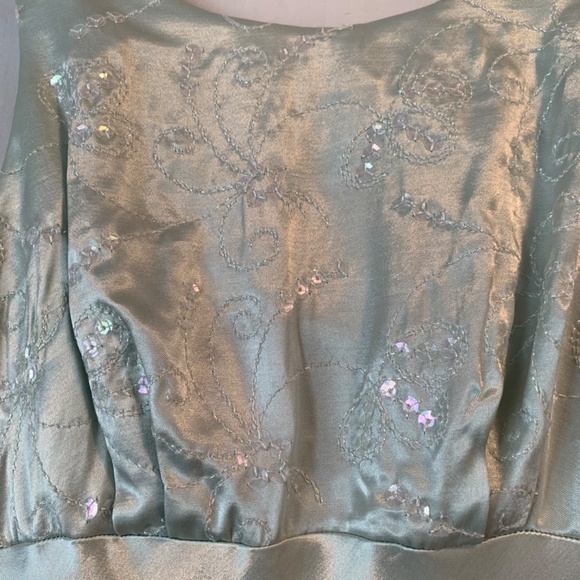 Light Green Satin Flower Sequined Sleeveless Dress Size 3/4 - Picture 9 of 15